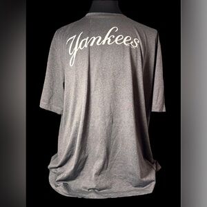 MLB New York Yankees Logo Gray Graphic Tee – Size 3XL - Genuine Merchandise